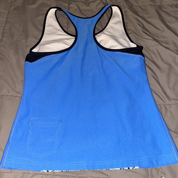 Women’s Reebok work out tank top size medium - Picture 4 of 7